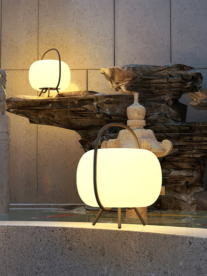 Soluna Pod Lantern Outdoor Lamp