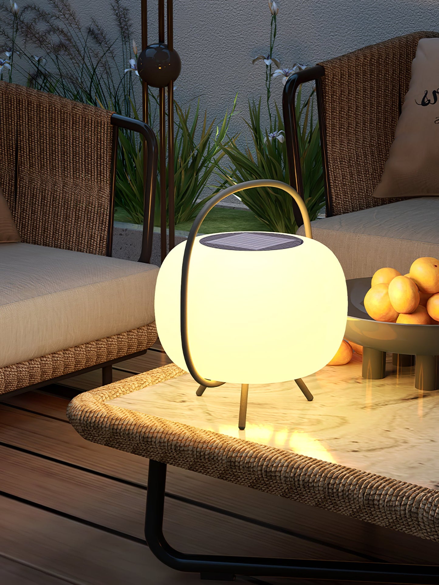 Soluna Pod Lantern Outdoor Lamp