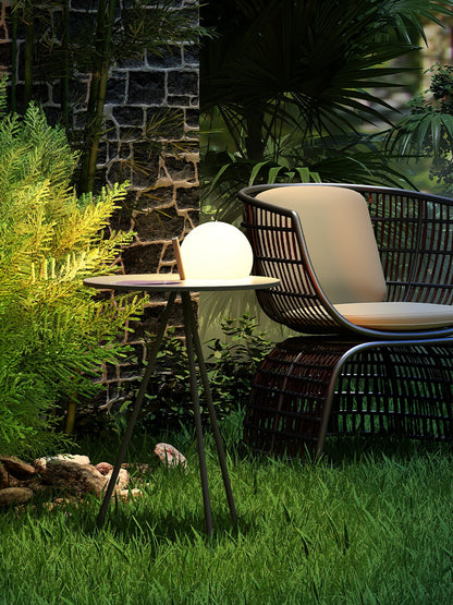 Soluna Tripod Outdoor Lamp