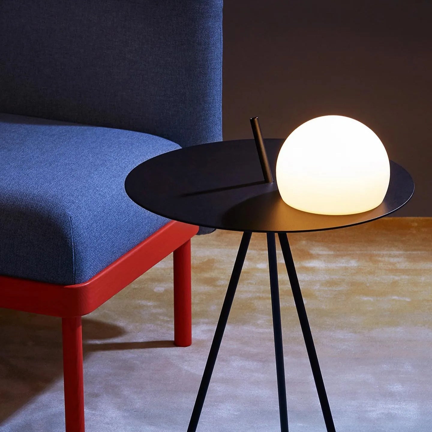 Soluna Tripod Outdoor Lamp