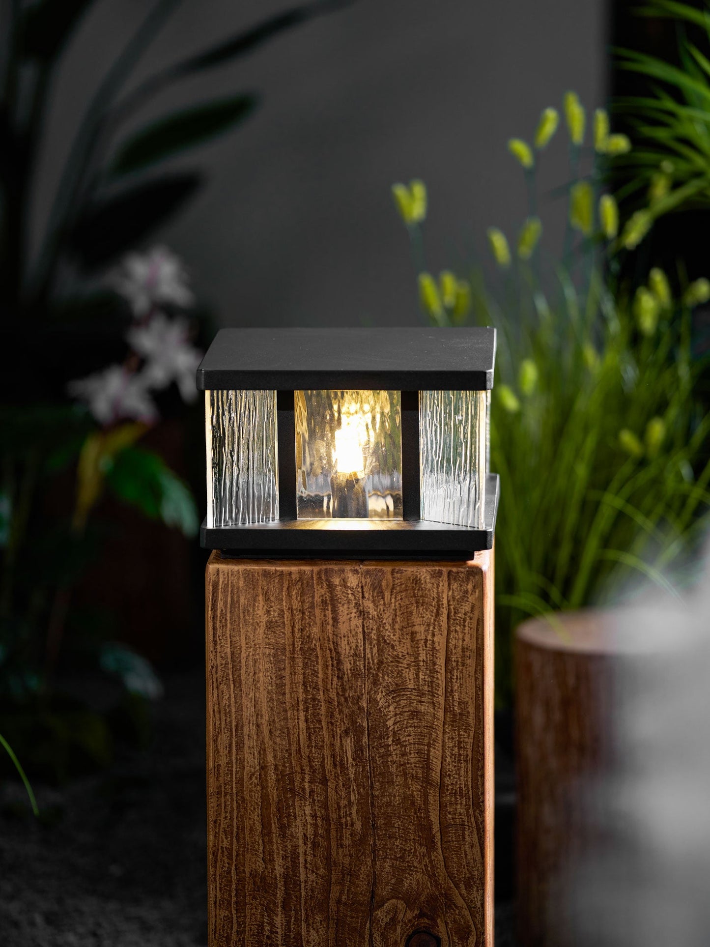 Stratos Square Outdoor Light