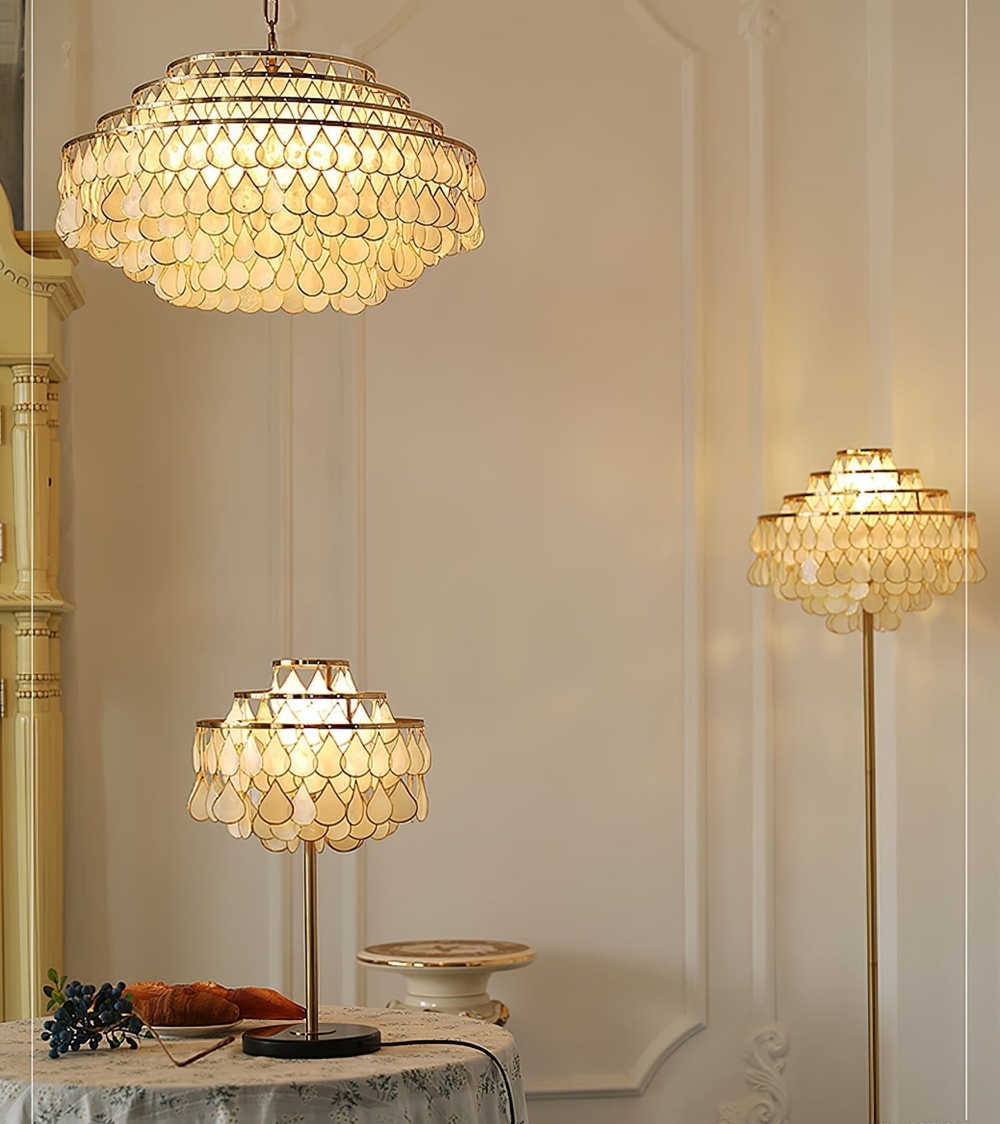 Teardrops Shell Table Lamp