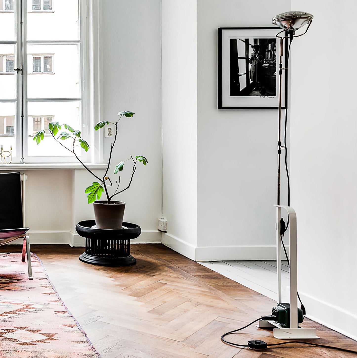 Toio Tall Lamp Floor Lamp