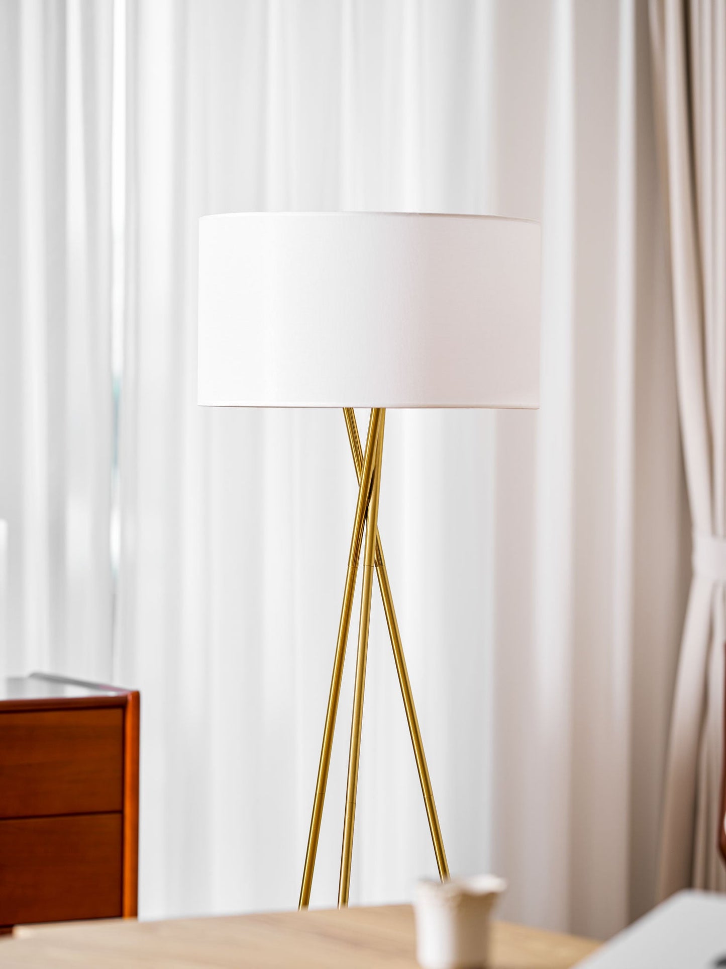 Tripod Grace Floor Lamp