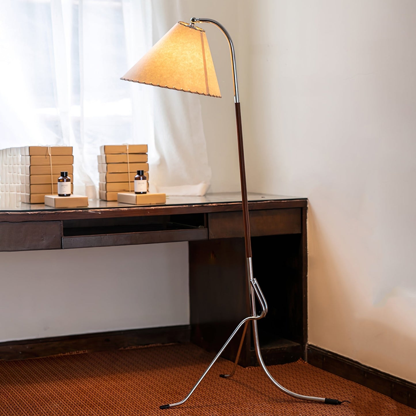 Tripod Arc Floor-standing Lamp Floor Lamp