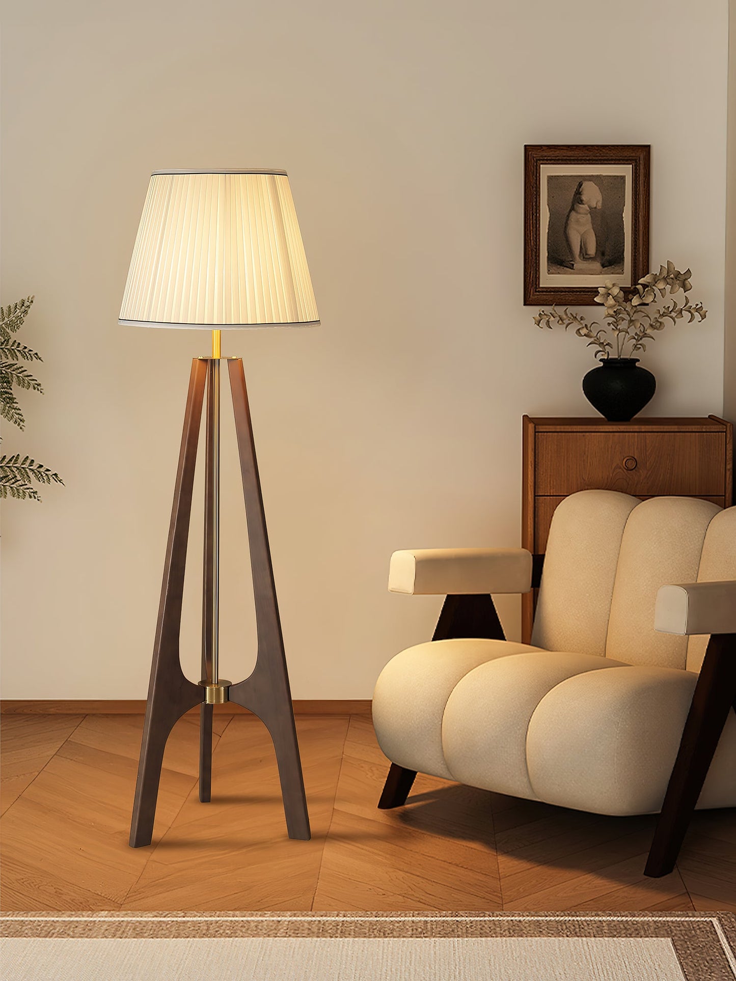 Trivelle Tripod Floor Lamp