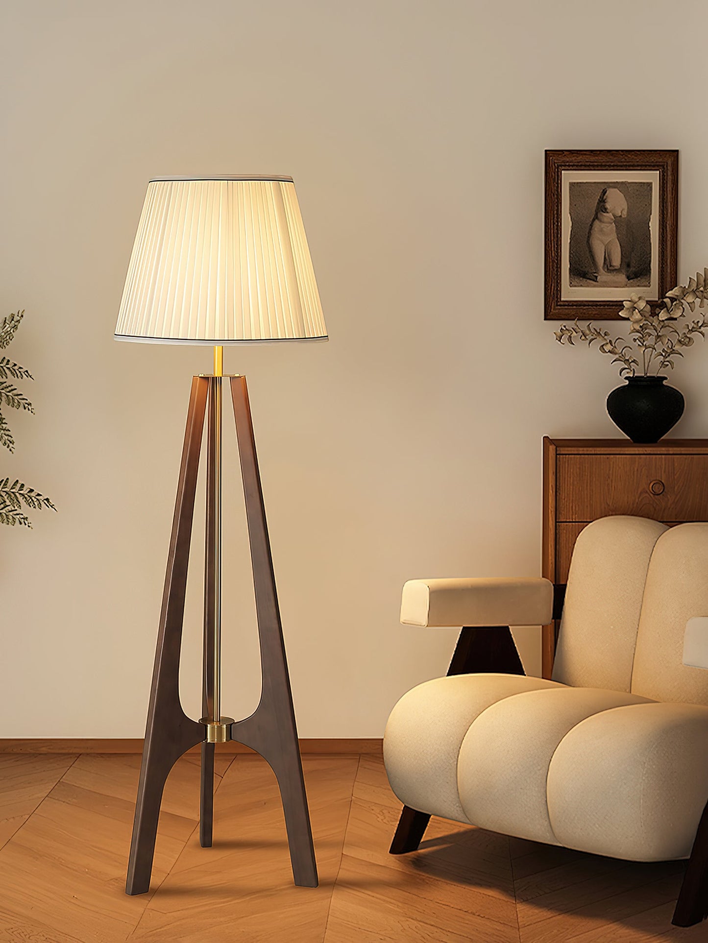 Trivelle Tripod Floor Lamp