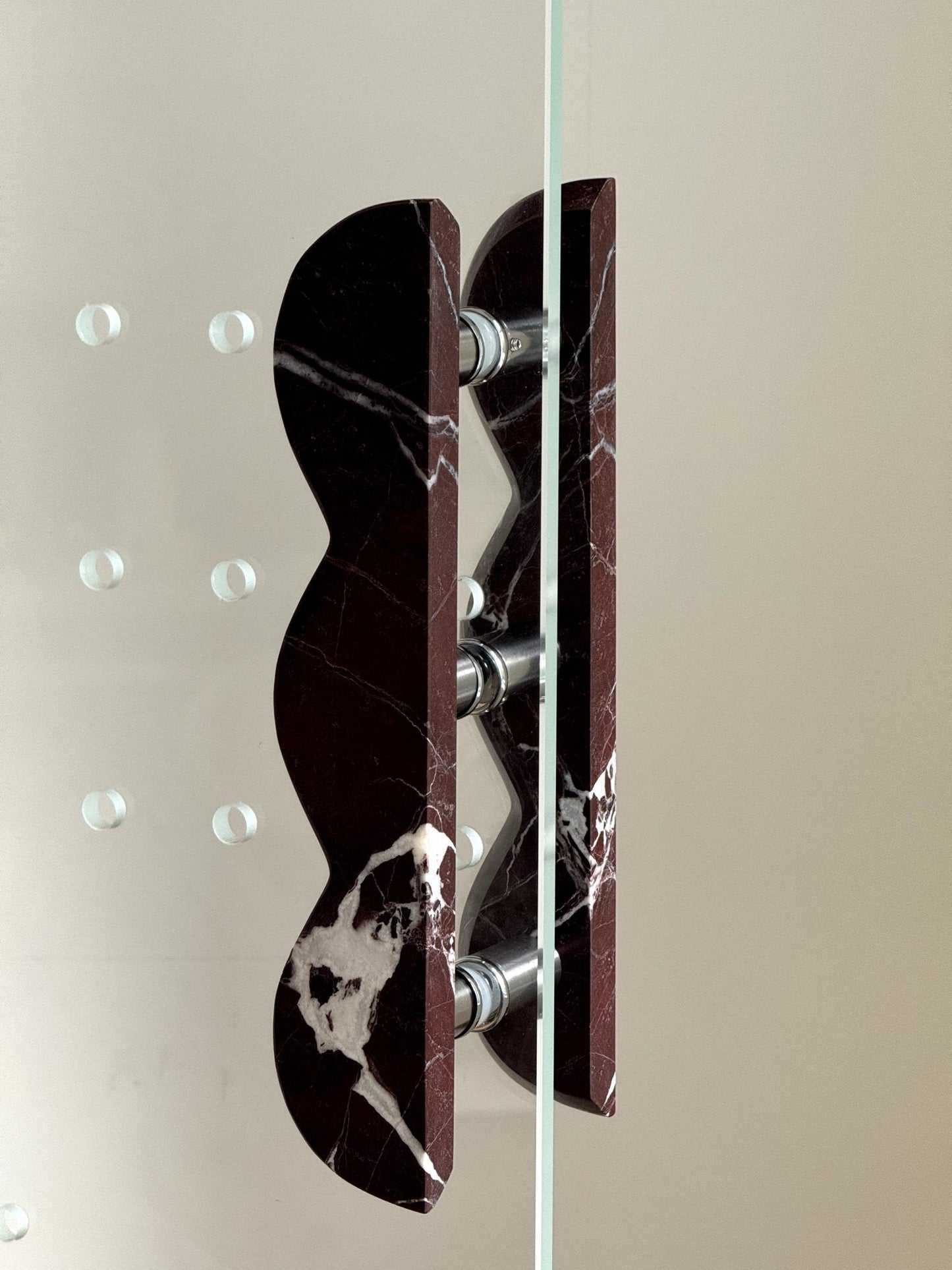Twin-Curve Pull Handle