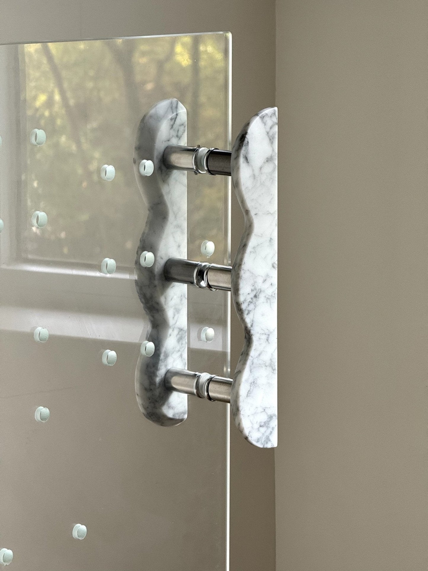 Twin-Curve Pull Handle