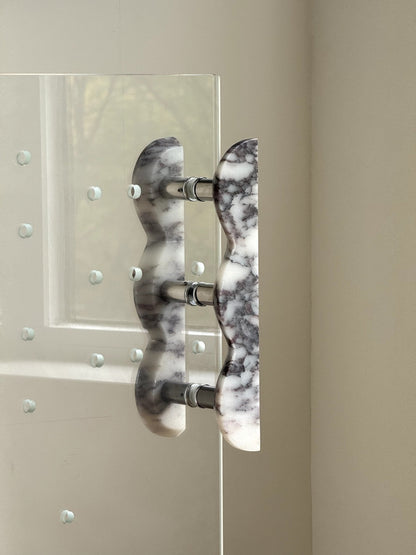 Twin-Curve Pull Handle
