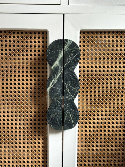 Twin-Curve Pull Handle