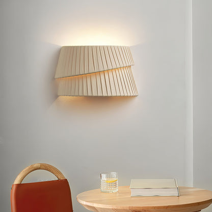 Vela Twist Wall Lamp