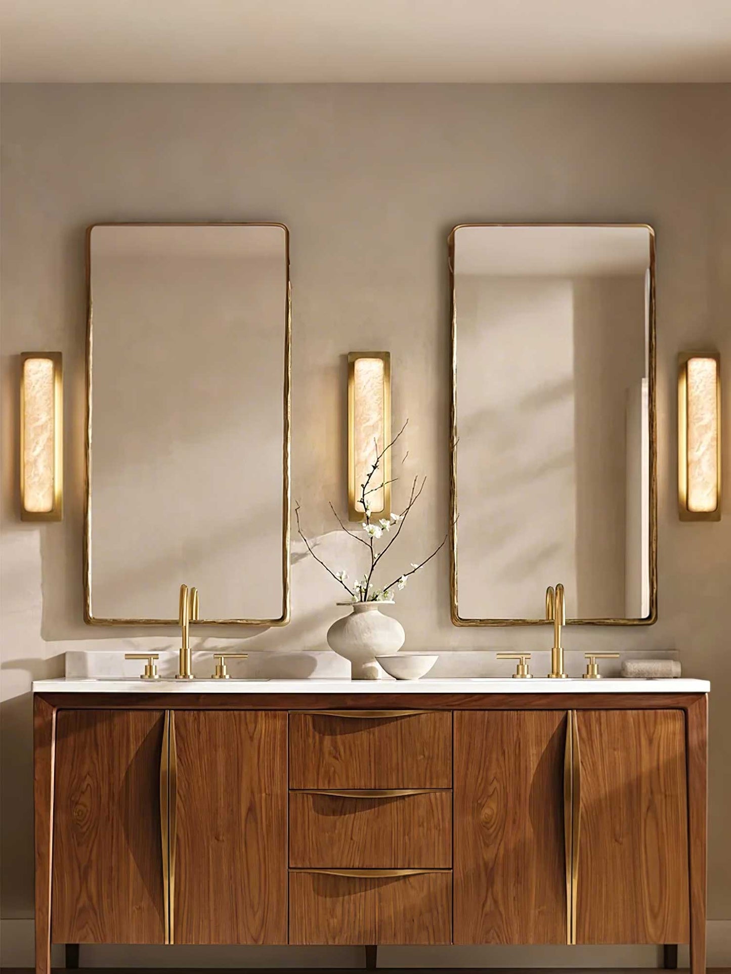 Velmora Alabaster Wall Light