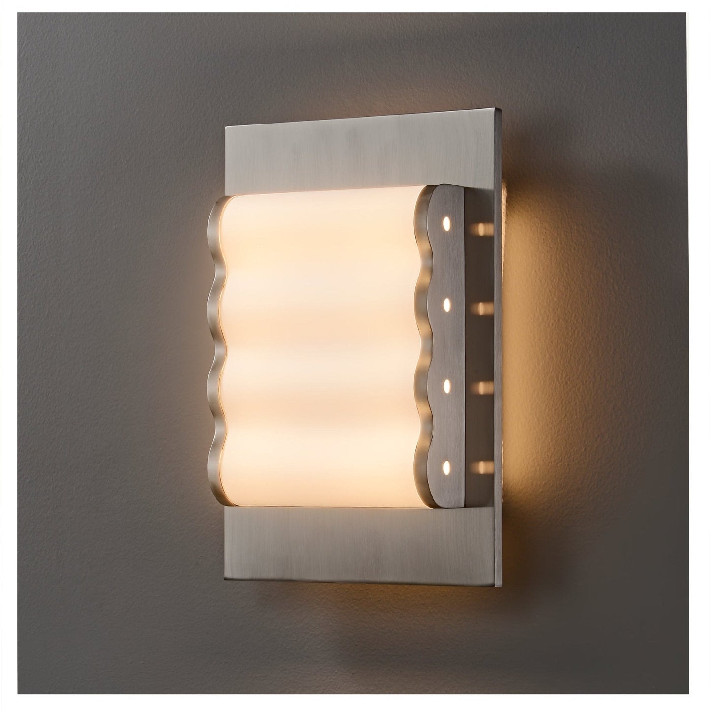 Wavelet Wall Lamp