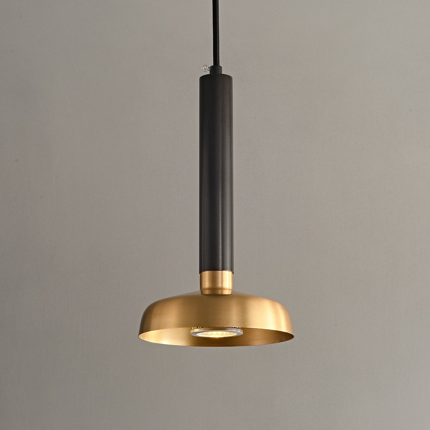 Zephyros Pendant Lamp