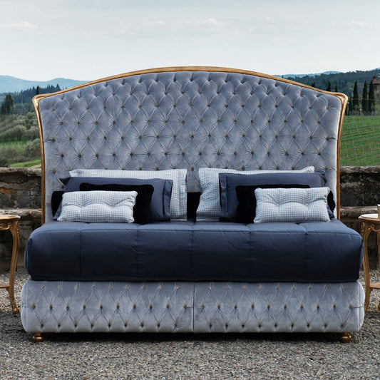 Button Upholstered Classic Style Bed