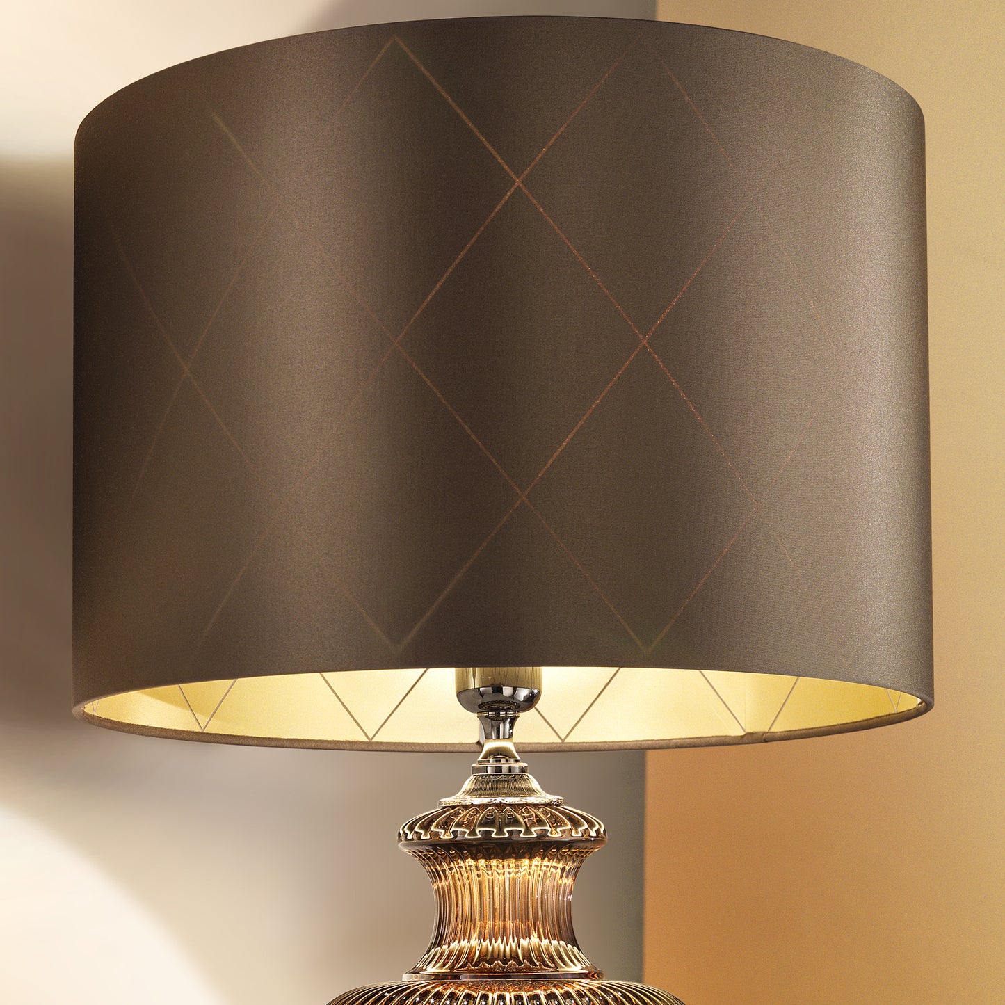 Classic Style Brown Crystal Table Lamp