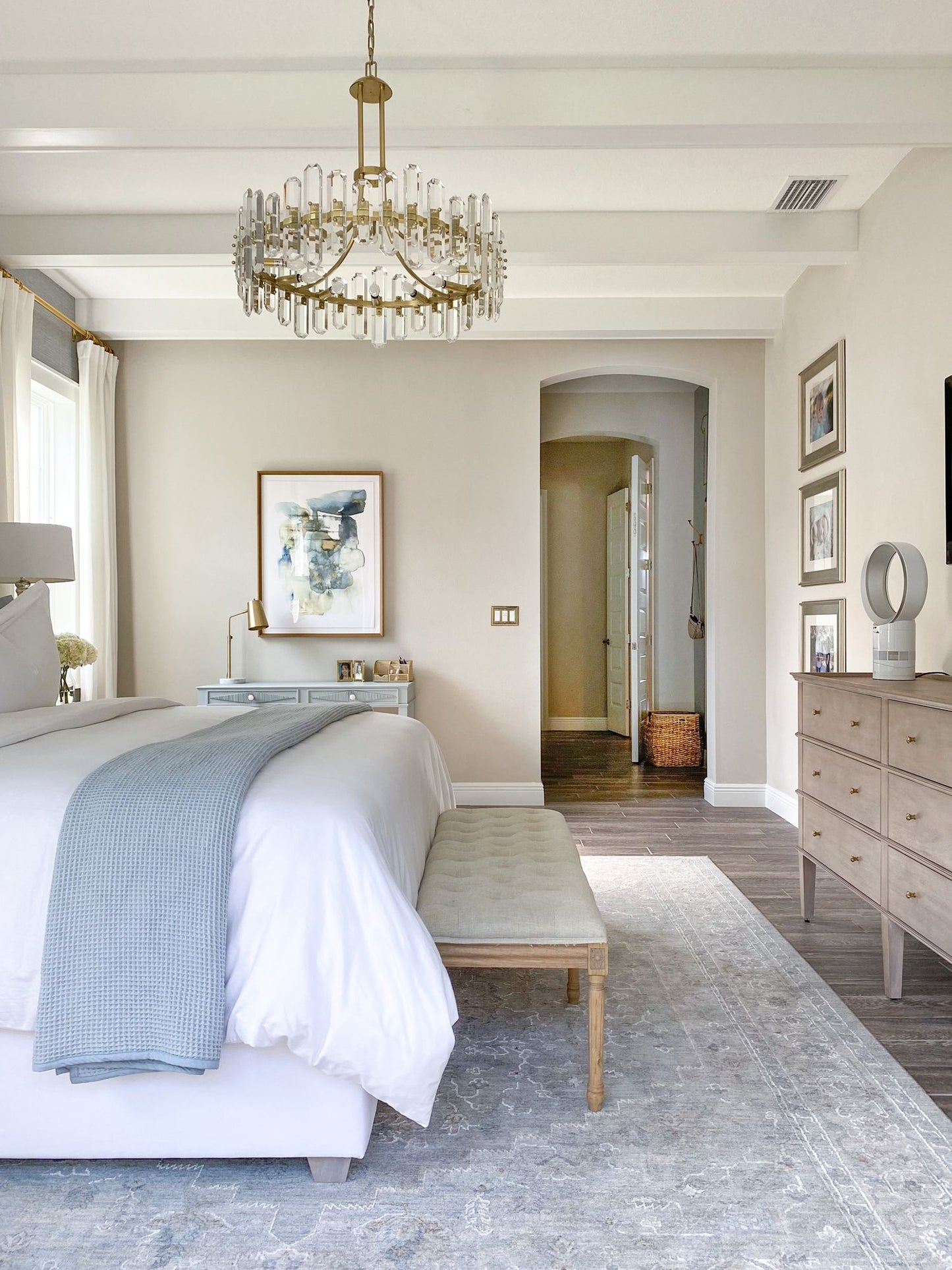 Crystorama Bolton 31"W Aged Brass 12-Light Crystal Chandelier