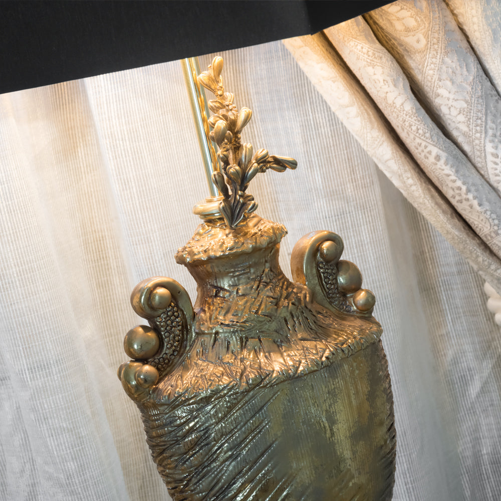 Elegant Majolica Gold Plated Table Lamp