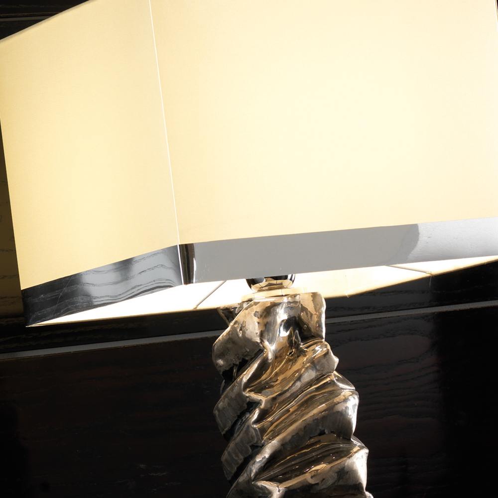 Exclusive Platinum Plated Majolica Table Lamp