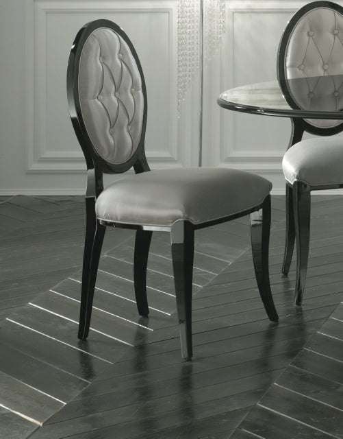 Luxurious Oval Buttoned Upholstered Dining Chair