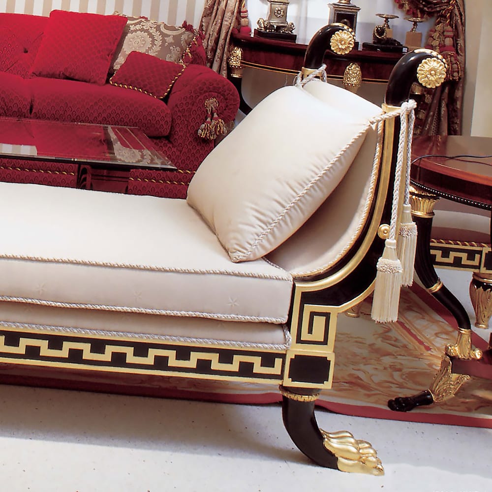 Neoclassical Upholstered Chaise Longue